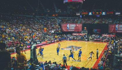 kaiyun-“穿越山谷：沿途风景中的激烈对决”，穿越山谷 歌曲