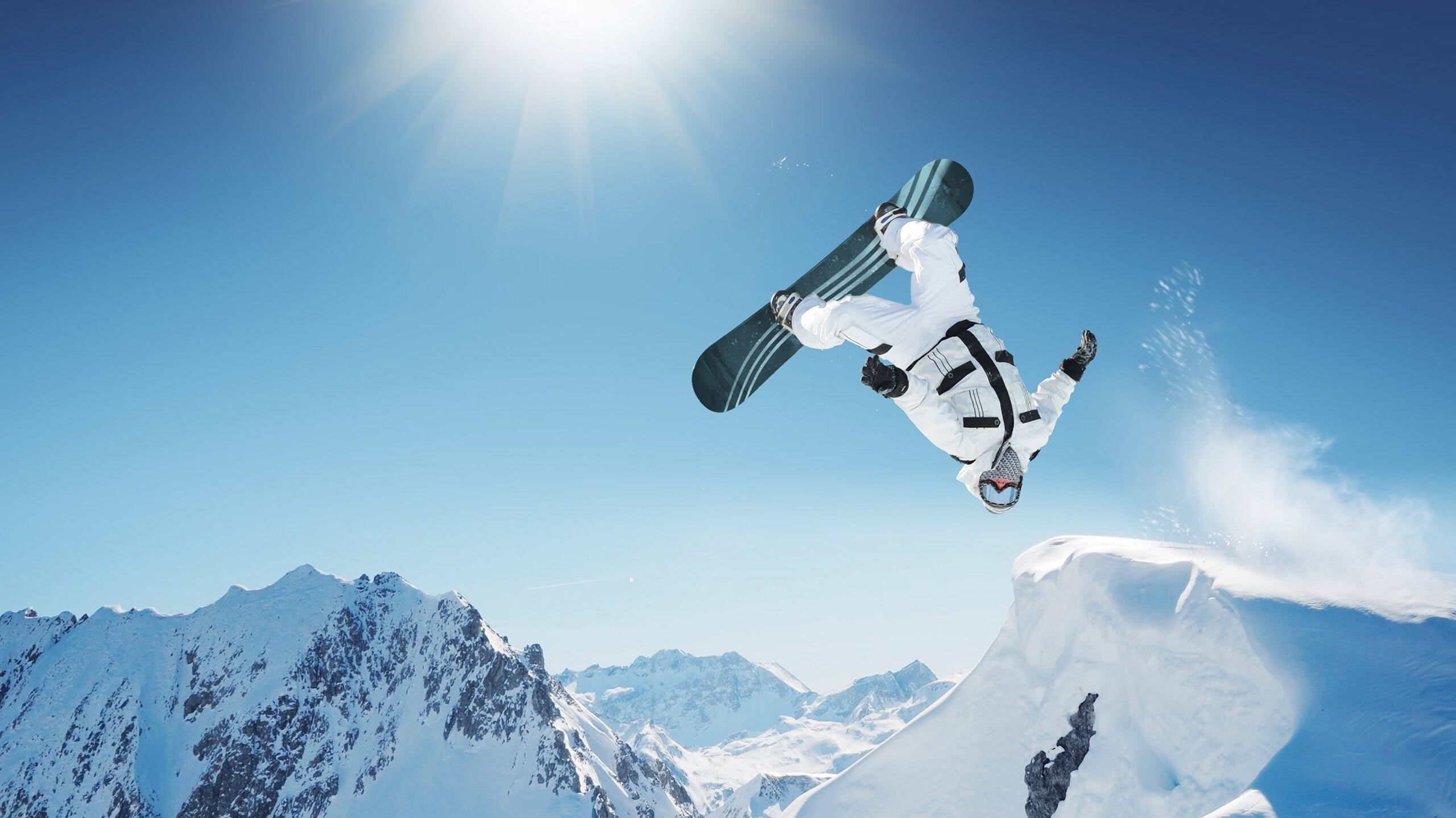 极限滑板赛，年轻选手再创新高，极限滑板人物介绍